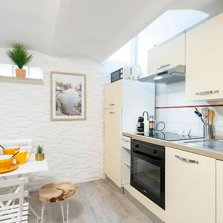 Appartement Le Mimosa Mignon En Plein Centre-ville, Emplacement Parfait Pour Votre Sejour *